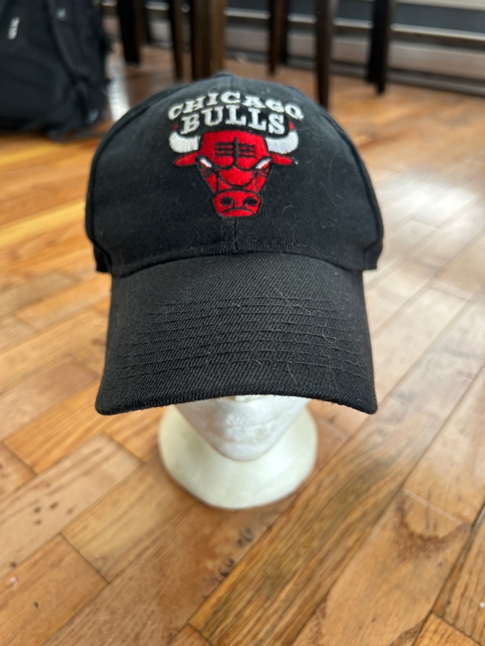 Chicago Bulls Black Red Logo Baseball Cap
